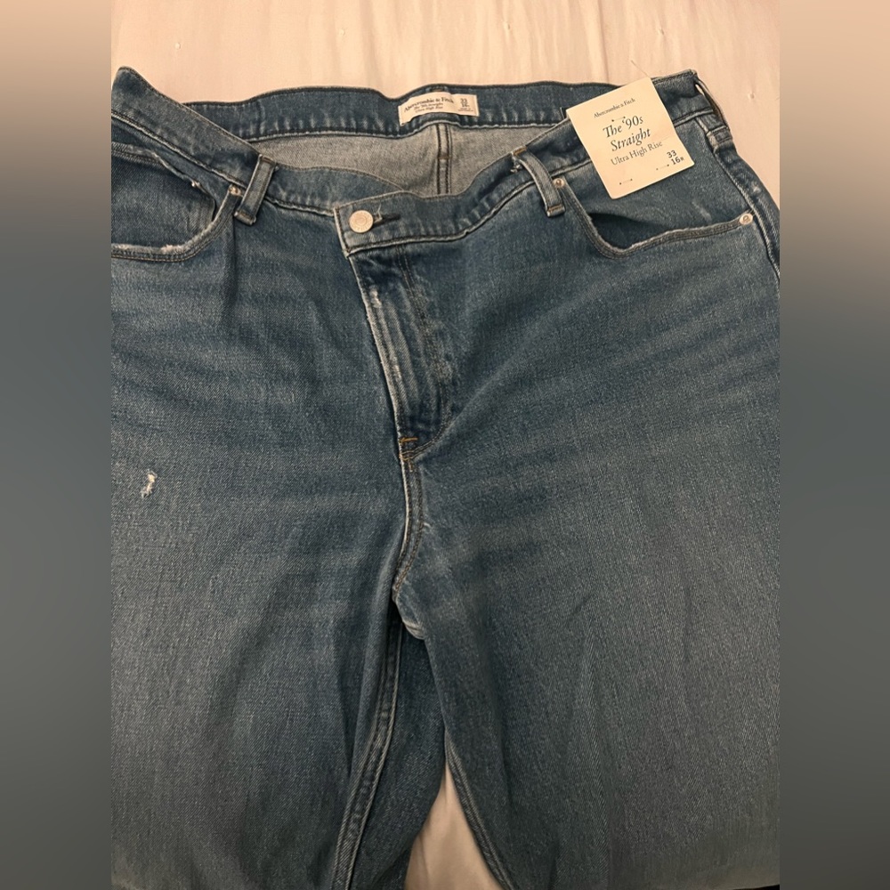 Abercrombie The 90’s Straight Ultra High Rise